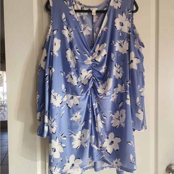 PLUS SIZE-COLD SHOURDER BLOUSE - Picture 1 of 8